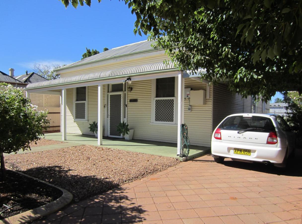 Maeville Cottage Broken Hill Esterno foto